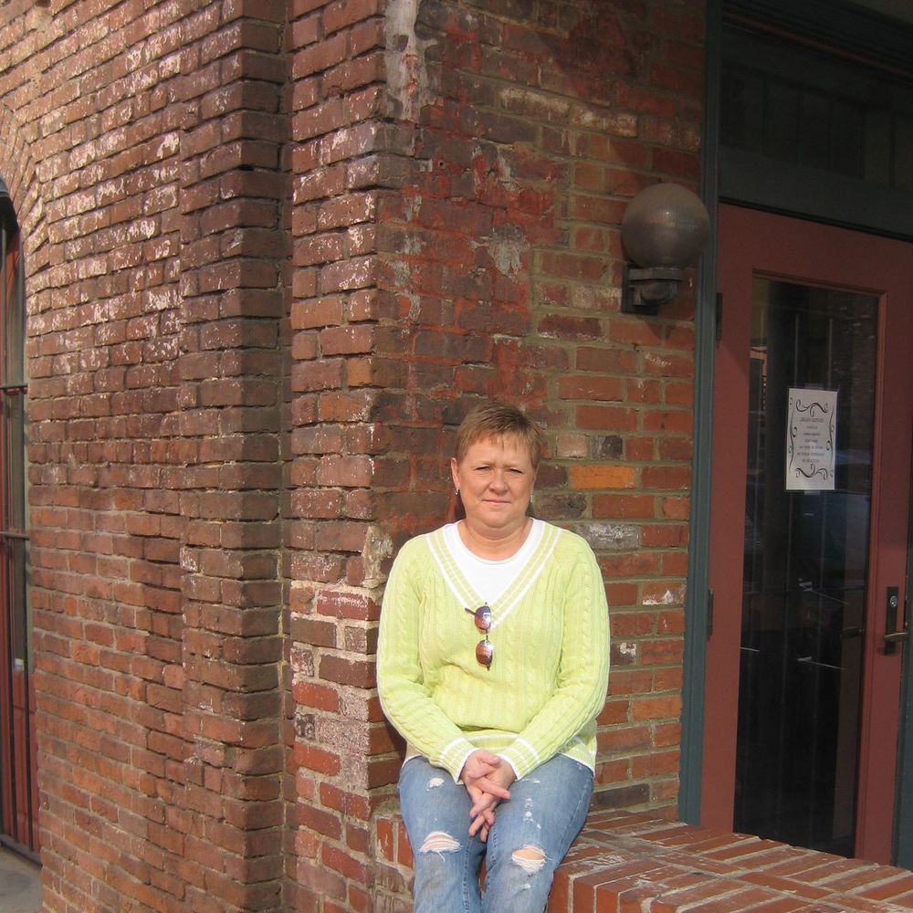 Meet your Posher, Debbie